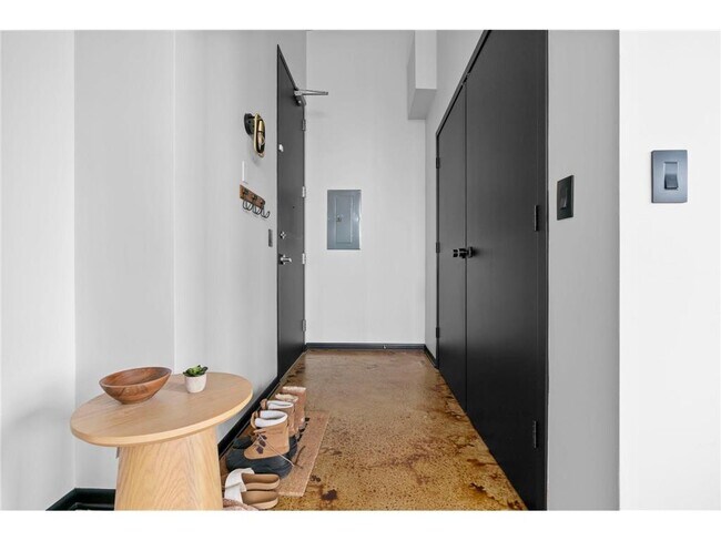 Building Photo - 1701 NE Madison St