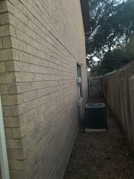 Building Photo - 5401 N 15th St