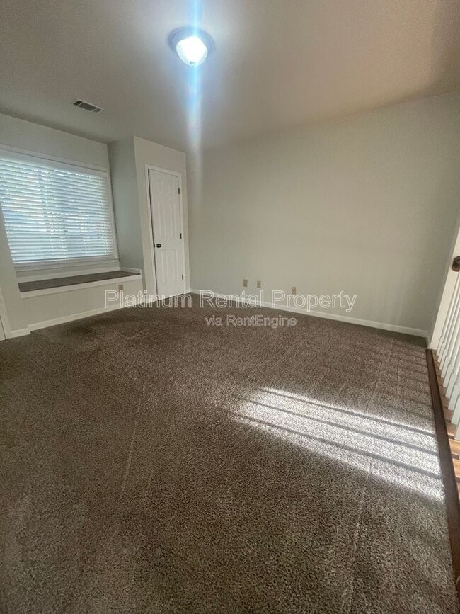 Building Photo - 940 Club Chase Ct