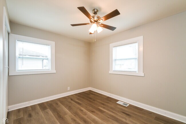 Building Photo - 4917 Barlow Dr