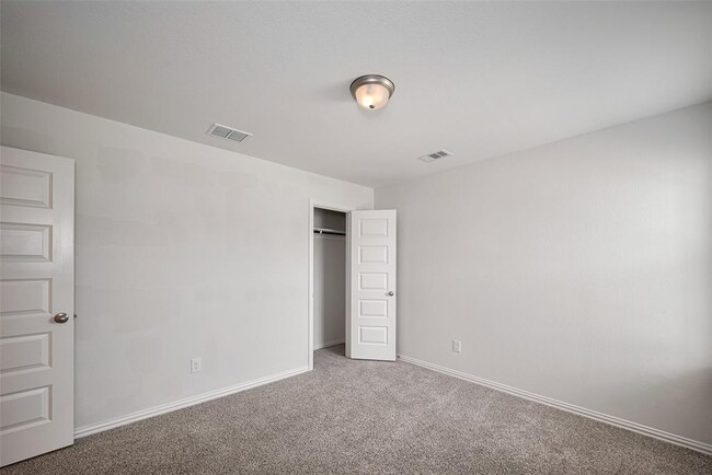 Building Photo - 27846 Western Crk Ct