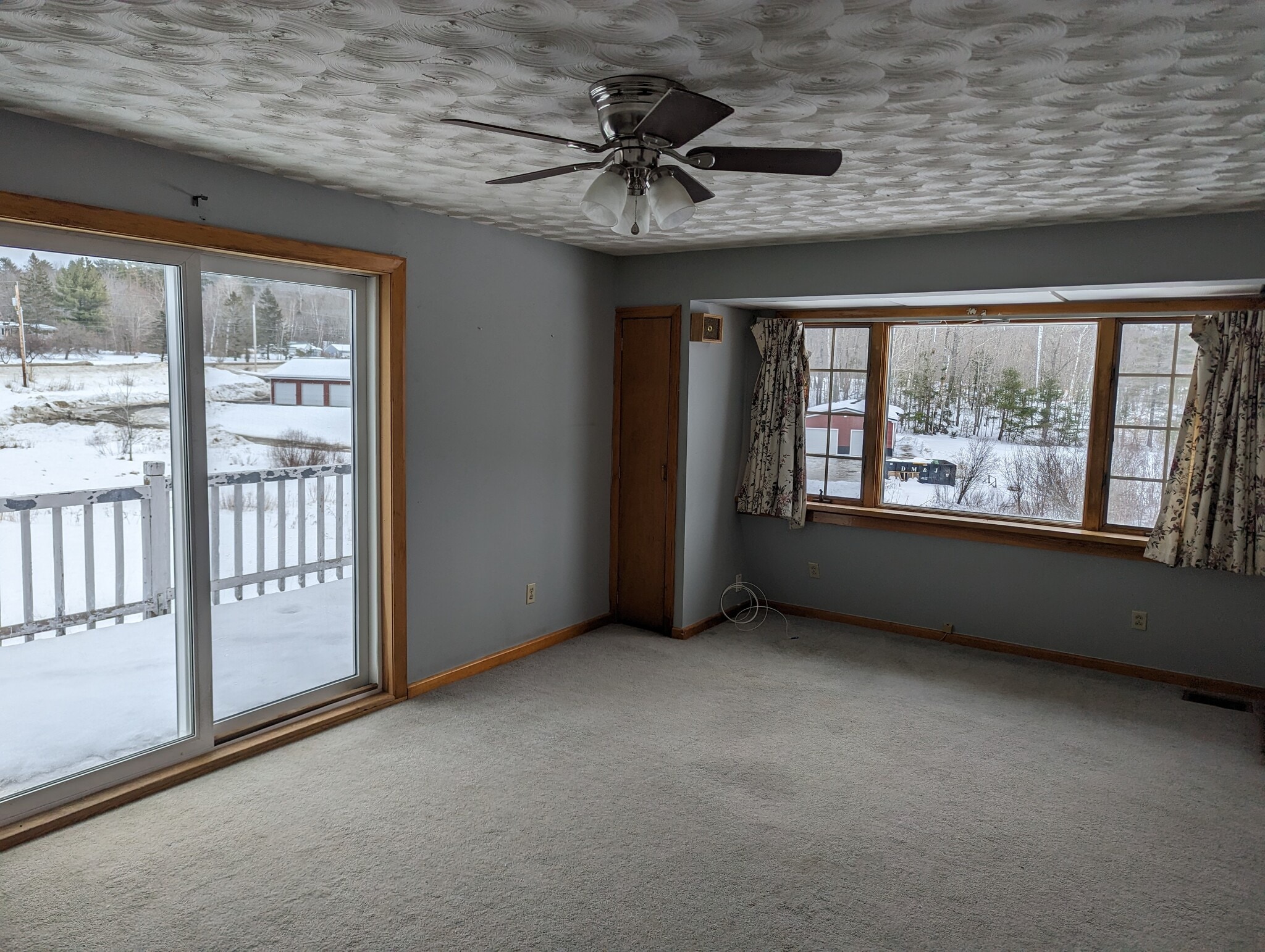 Living Room Looking South - 2189 Carmel Rd N