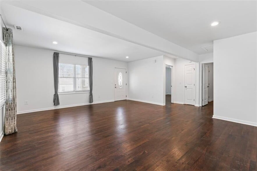 Building Photo - 1000 SW Palmetto