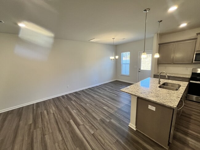 Building Photo - 922 Lampton Ct