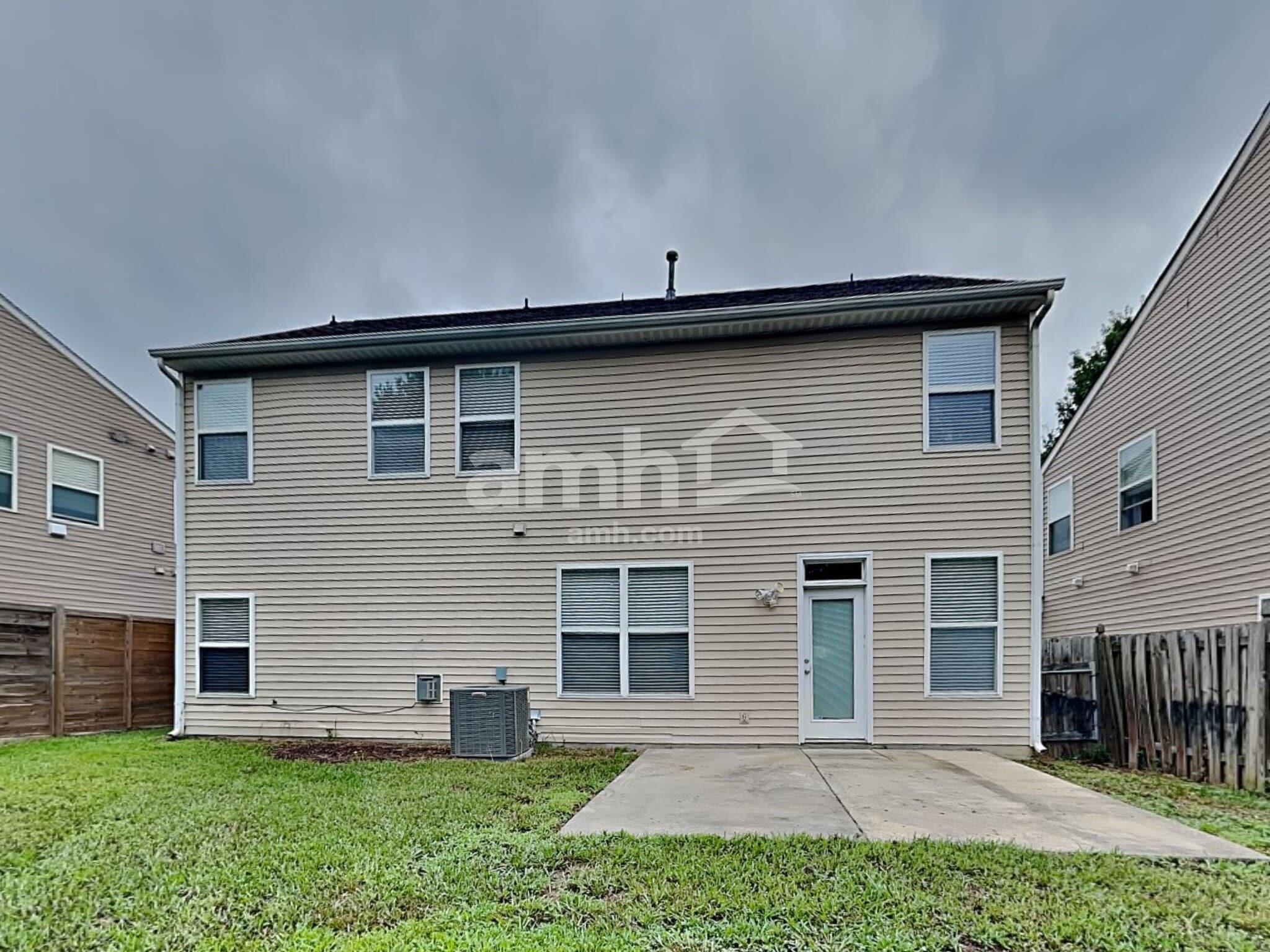 Building Photo - 2021 Moss Creek Dr