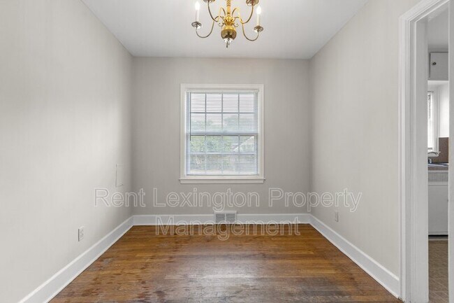 Building Photo - 312 Boiling Springs Dr