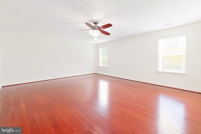 Building Photo - 3164 Lawrin Ct