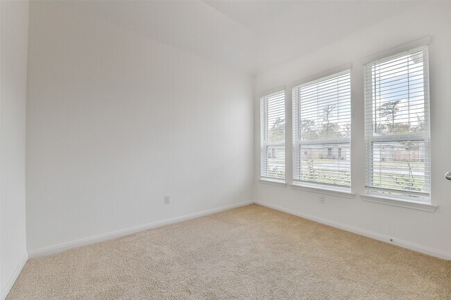 Building Photo - 3914 Sugardale St