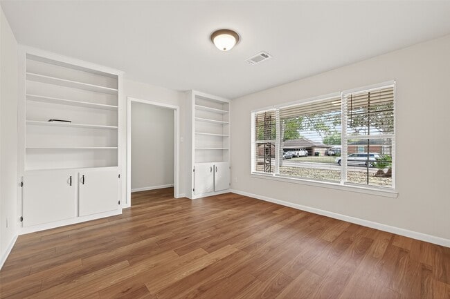 Building Photo - 1411 Mimosa Ln