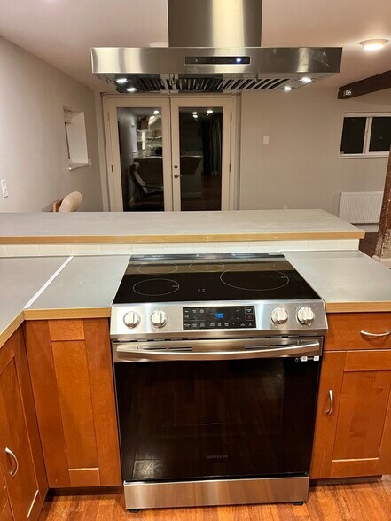 Building Photo - 903 23rd Ave S