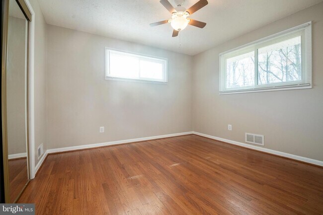 Building Photo - 1909 Pagham Rd