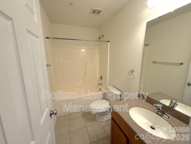 Building Photo - 675 Raya Ct