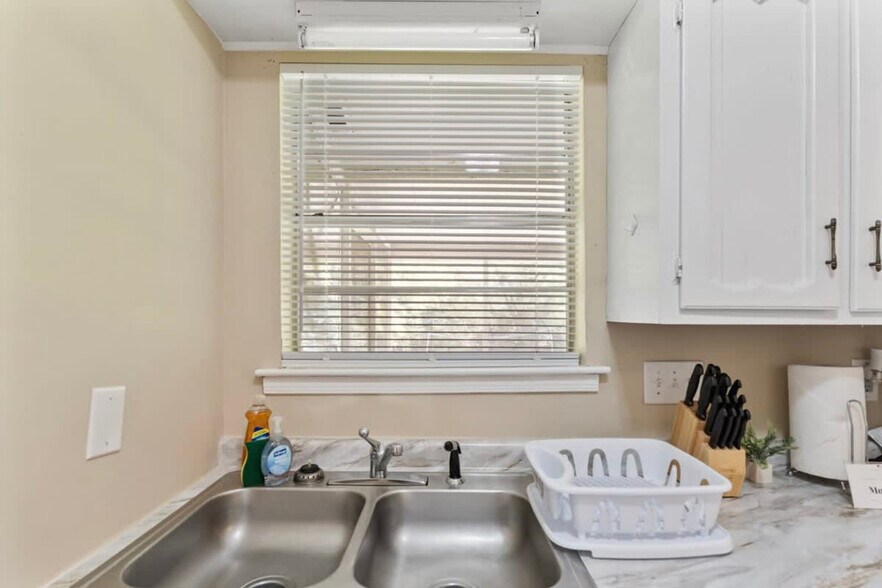 Building Photo - 564 Glade Park Loop
