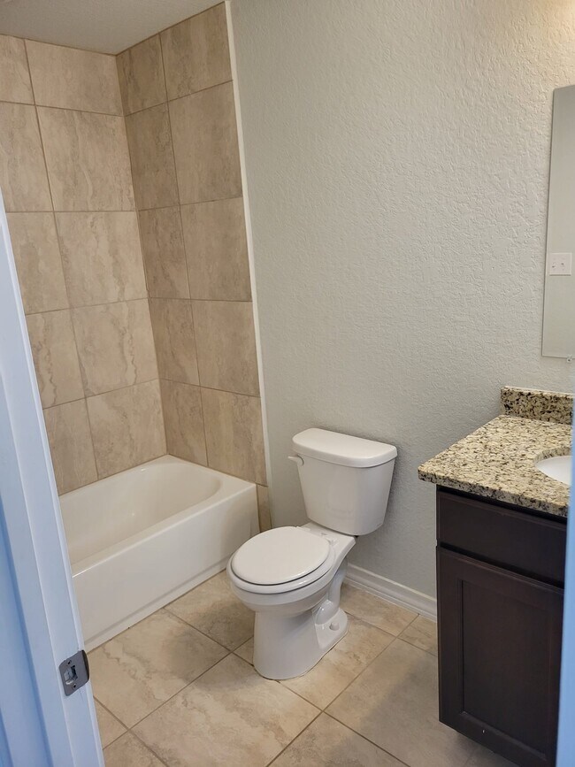 Full view of Master bath - 16922 Showdown Path