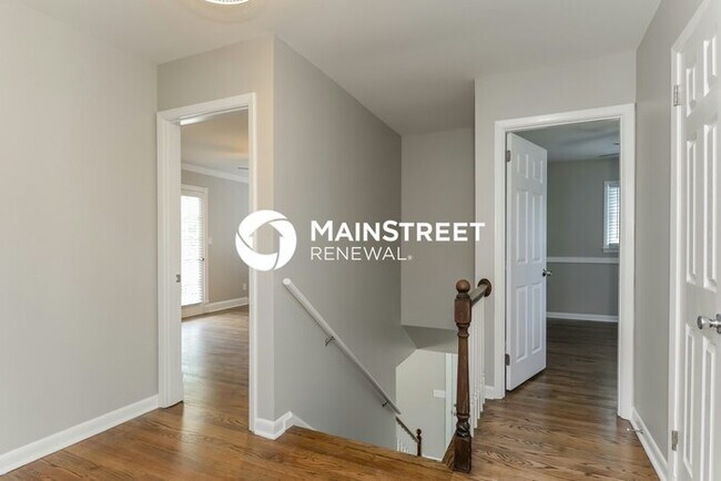 Building Photo - 4 Bedroom Pet-Friendly Home in CHARLOTTE, NC with Main Street Renewal