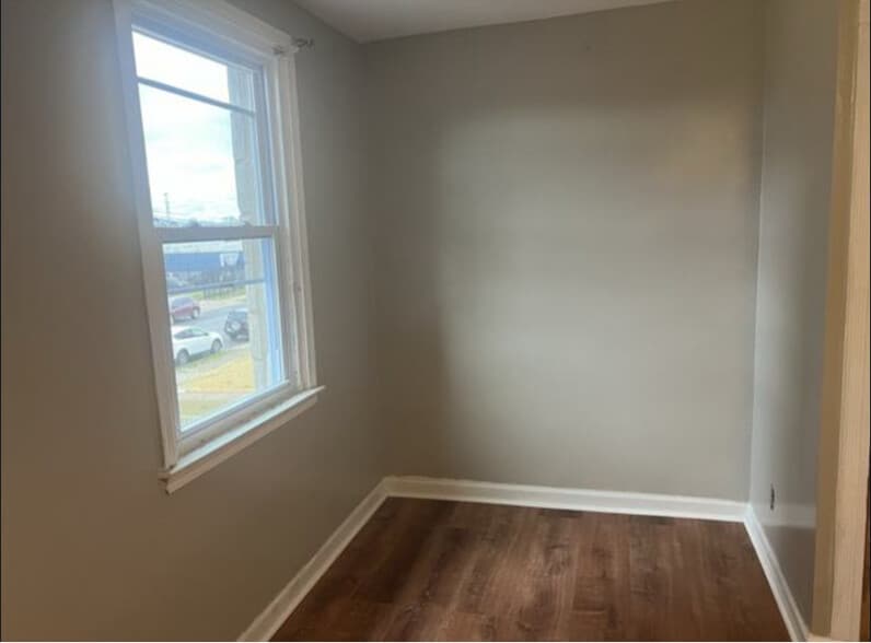 Building Photo - 4337 H St