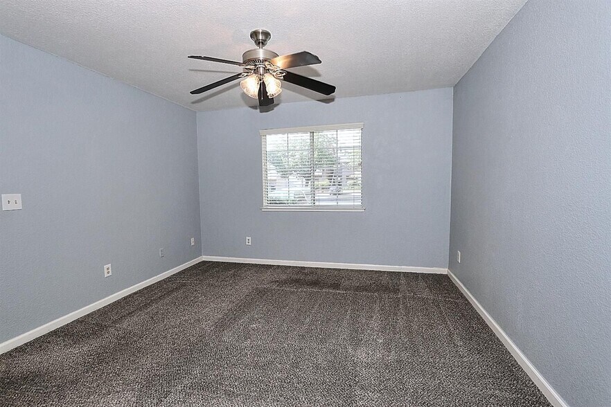 Building Photo - 11150 Trinity River Dr