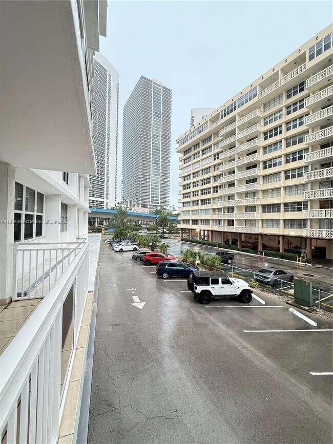 Building Photo - 1801 S Ocean Dr