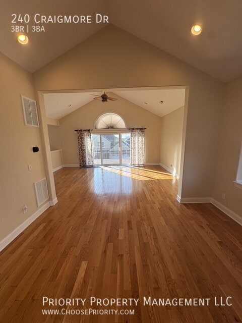 Building Photo - 240 Craigmore Dr