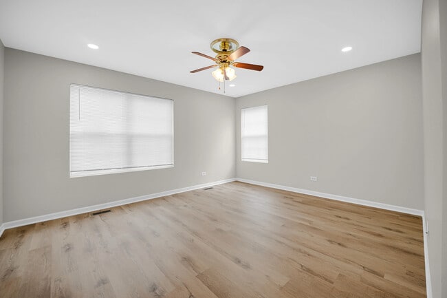 Building Photo - 4914 Montauk Dr