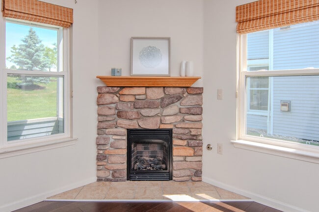 Building Photo - 1704 Weatherstone Dr