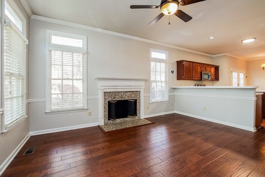 Building Photo - 3453 Scotch Dr