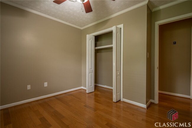 Building Photo - 1500 Crooked Creek Rd