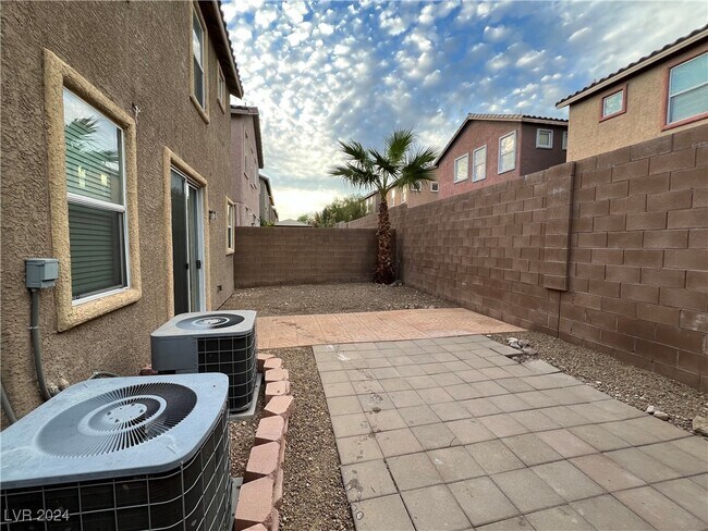 Building Photo - 9136 Wine Cellar Ave