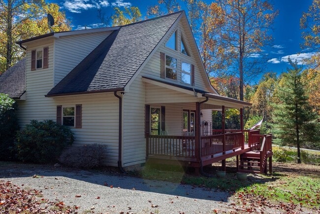 Building Photo - 450 Rhododendron Ln