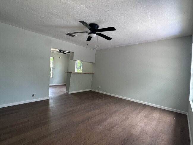 Building Photo - 4533 Bluebelle Ln