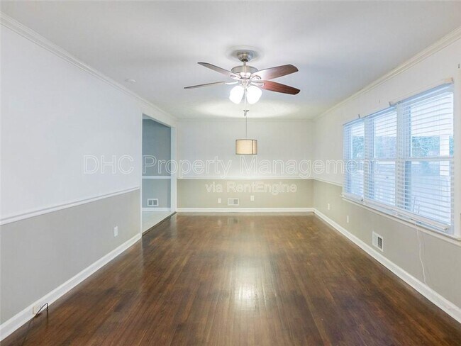 Building Photo - 161 Larose Cir SE