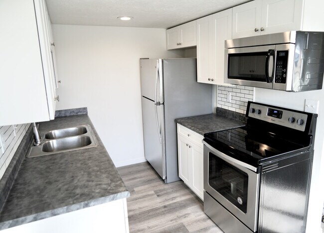 Building Photo - Layton 4-plex