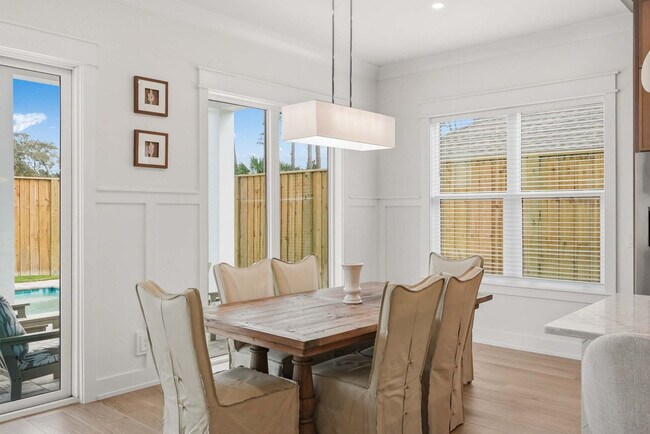 Building Photo - 304 Palm Beach Dr