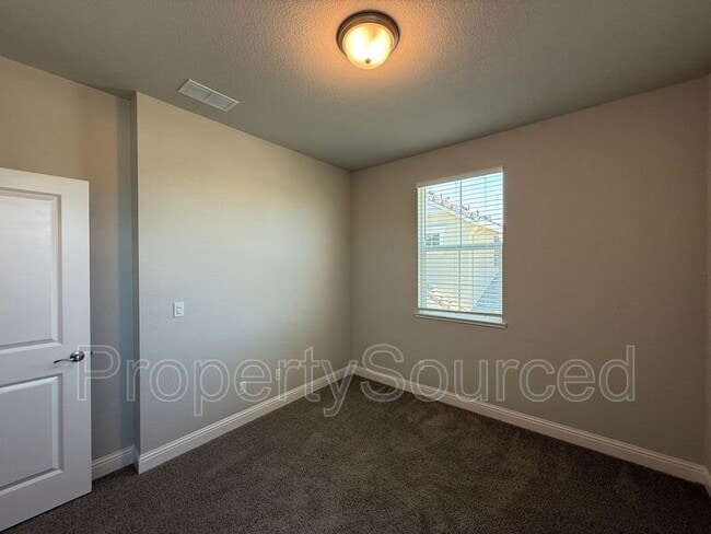 Building Photo - 948 Posey St