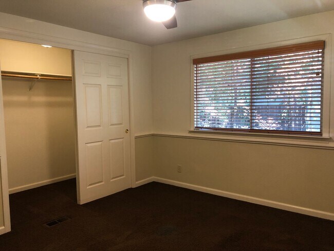 Building Photo - 148 Sequoyah Ave