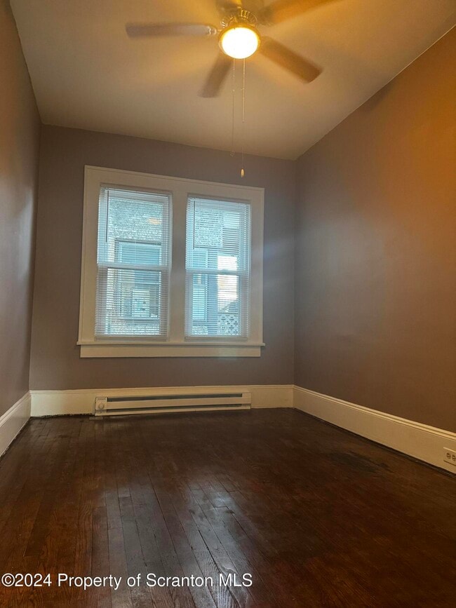 Building Photo - 731 S Irving Ave