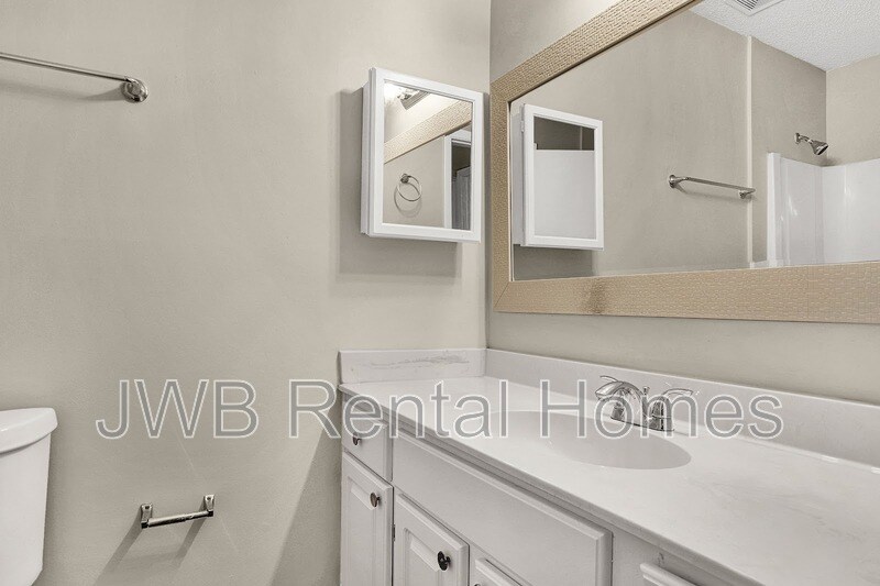 Building Photo - 10825 Key Haven Blvd