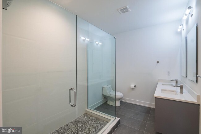 Building Photo - 119 Greenwich St