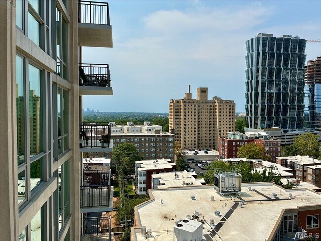 Building Photo - 4909 Laclede Ave