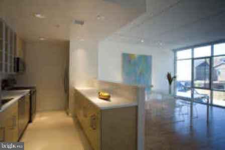 Building Photo - 419 Ridge St NW