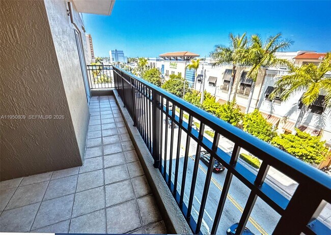 Building Photo - 120 SW 37th Ave