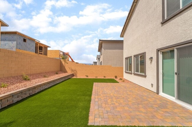 Building Photo - Brand-new 4-bedroom home located in the de...