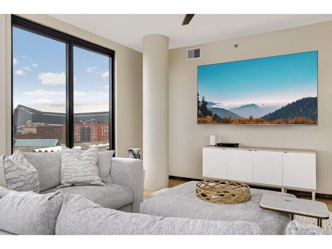 Building Photo - 1240 S 2nd St