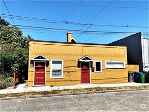 Building Photo - 852 NE 57th St