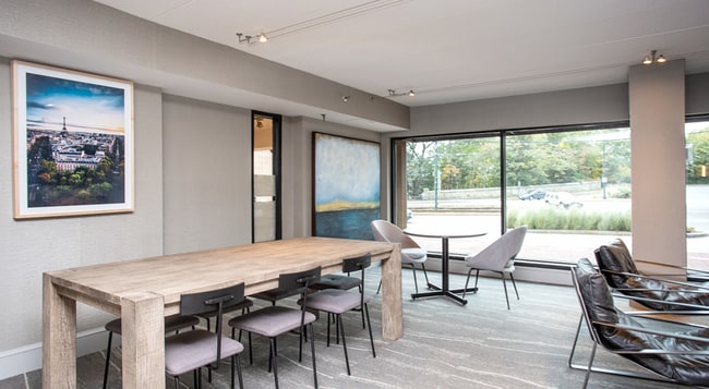 Building Photo - 6 Beechcroft St