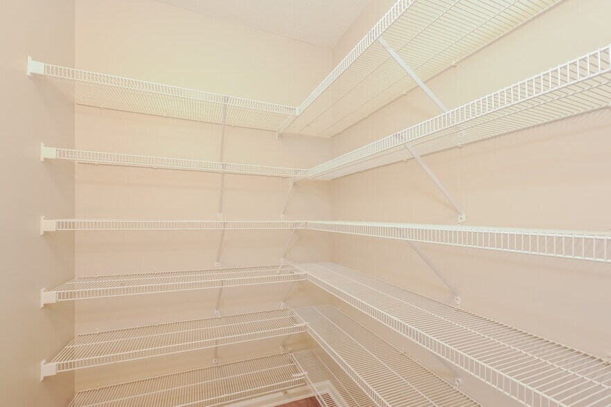 Building Photo - 16 Cottage Trce