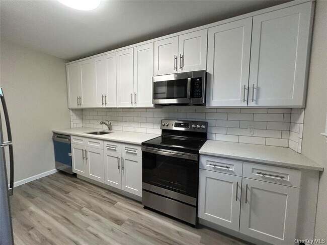 Building Photo - 179 Orinoco Dr