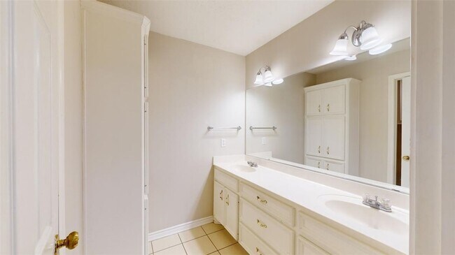 Building Photo - 327 Bernburg Ln