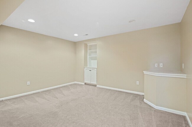 Building Photo - Germantown, MD