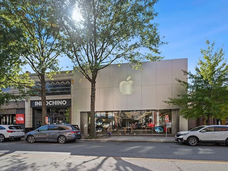 Building Photo - 7036 Strathmore St